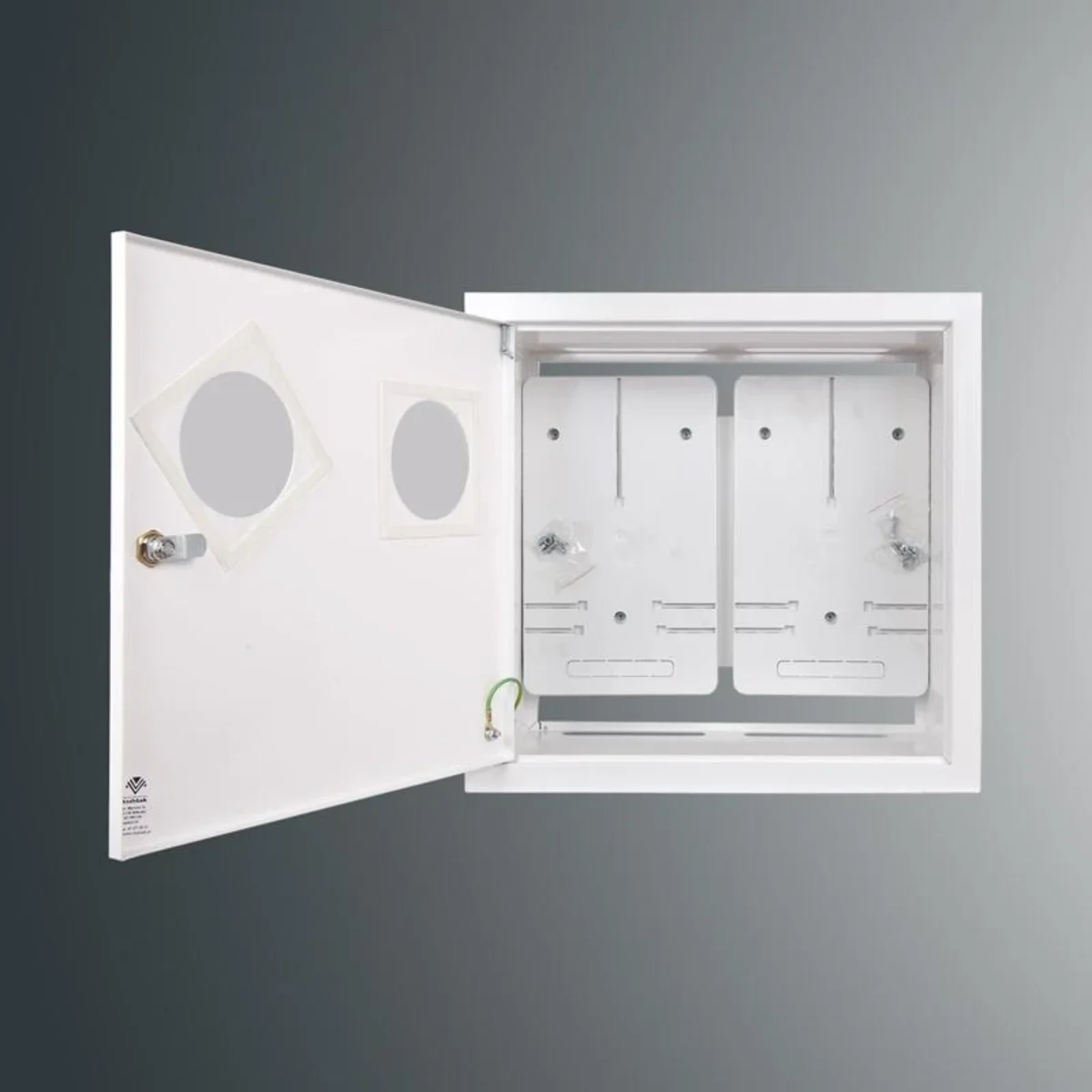 Rozdzielnica p/t licznikowa RW 26NN O 2T3F 402x423x220; z okienkiem; z.p.9081; IP30; RAL9003 893232